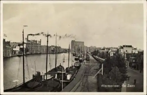 Ak Wormerveer Nordholland Niederlande, Blick auf den Kanal, Boote, smoke, Gebäude