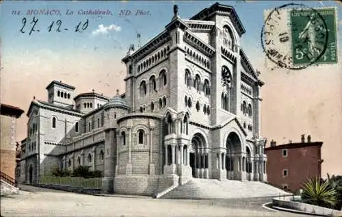 Ak Monte Carlo Monaco, La Cathedrale, Straßenpartie mit Blick auf Kathedrale