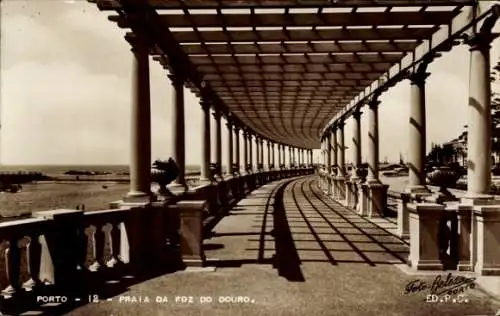 Ak Porto Portugal , Architekturdetails, Säulen, Meerblick, Schattenmuster