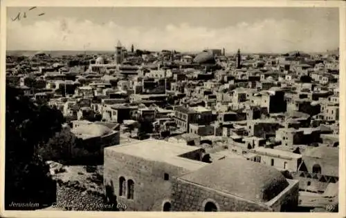 Ak Jerusalem Israel, Blick auf die Stadt  viele Häuser, religiöse Baustile, Bergkulisse