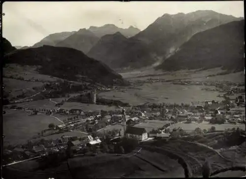 Ak Pfronten im Allgäu, Blick auf Pfronten im Allgäu mit der Pfarrkirche St. Nikolaus.