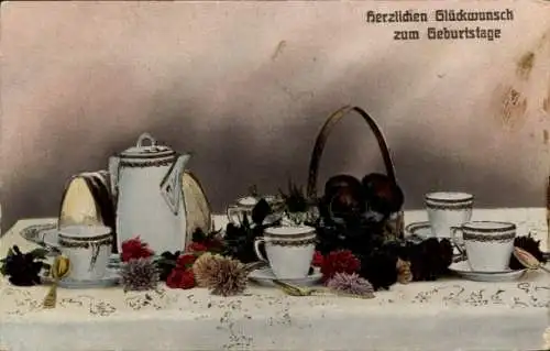 Ak Glückwunsch zum Geburtstag, Gedeckter Tisch mit Kuchen und Tee, Blumen
