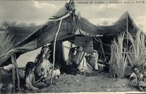 Ak Nomaden in ihrem Zelt