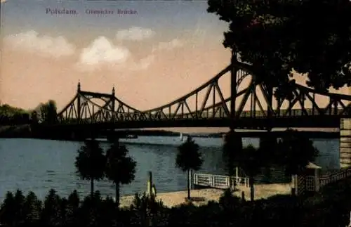Ak Potsdam in Brandenburg, Glienicker Brücke, Totalansicht, Fluss