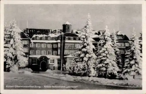 Ak Oberwiesenthal im Erzgebirge, FDGB Ferienheim Aktivist, Winter