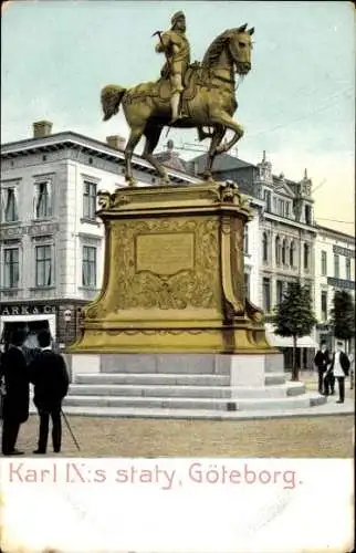 Ak Göteborg Schweden, Karl IX Statue, goldene Statue auf einem Sockel,  Architektur, Menschen