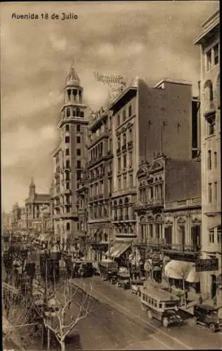 Ak Montevideo Uruguay, Avenida 18 de Julio,  Gebäude, Fahrzeuge, Straßenansicht