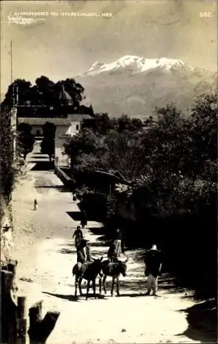 Foto Ak Ixtlaccihuatl Mexiko, Straßenpartie, Bauern mit Eseln