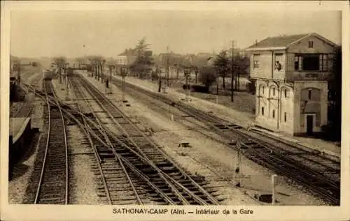 Ak Sathony Camp Ain, Bahnhof