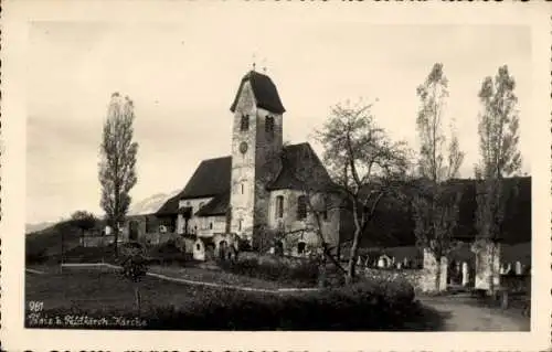 Ak Feldkirch Vorarlberg, Mittelalterliche Kirche, Bäume, ländliche Landschaft, Schwarz-Weiß-Foto