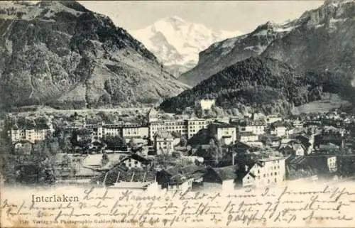 Ak Interlaken Kanton Bern Schweiz, Panoramaansicht von  Berge im Hintergrund, Postkartenformat