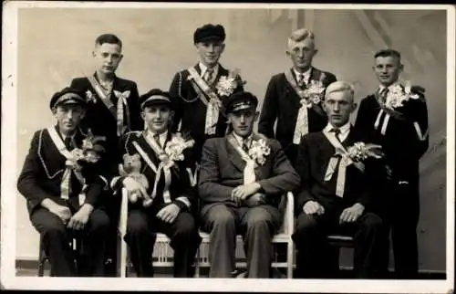 Foto Ak Gruppenbild junger Männer, Studenten?