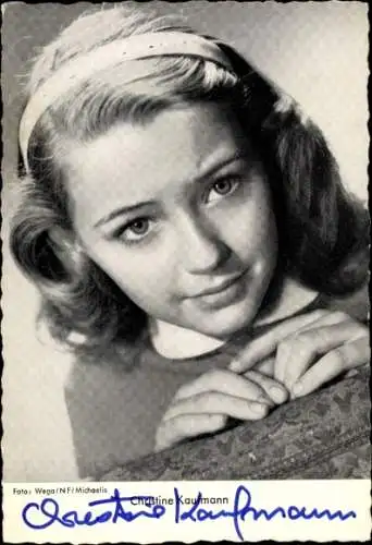 Ak Schauspielerin Christine Kaufmann, Portrait, Autogramm