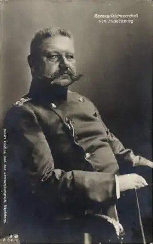 Ak Generalfeldmarschall Paul von Hindenburg, Portrait in Uniform