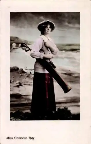 Ak Schauspielerin Gabrielle Ray, Standportrait mit Golfausrüstung