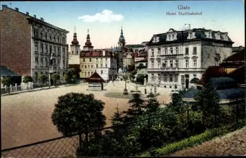Ak Kłodzko Glatz Schlesien, Hotel Stadtbahnhof, marked square, buildings, trees
