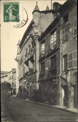 Ak Charlieu Loire, Vorderseite: Maison du Guetteus, historische Architektur, Straßenszene, fra...