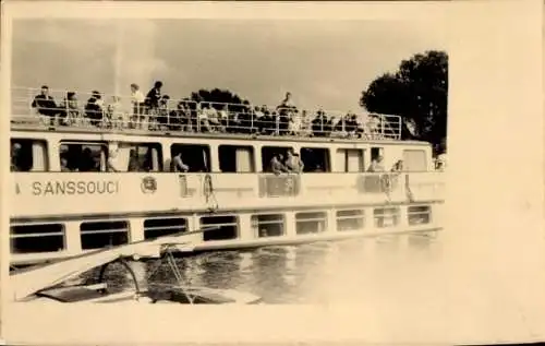 Foto Ak Potsdam, Ausflugsschiff Sanssouci, Fahrgäste