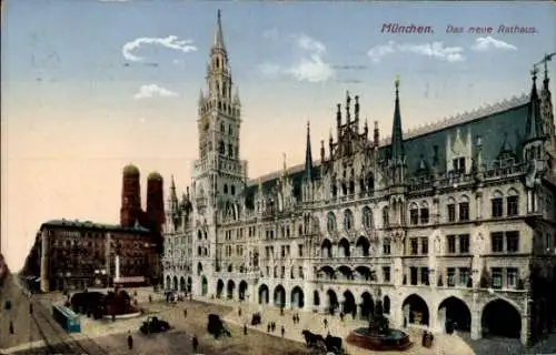 Ak München,  neues Rathaus, Frauenkirche