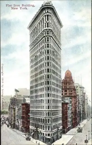 Ak Manhattan New York City USA, Flat Iron Building, hohe Architektur, farbige Illustration