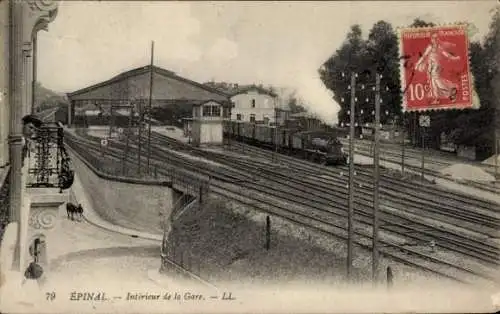 Ak Épinal Lothringen Vosges, Bahnstation, Züge, Gebäude, Schienen,  