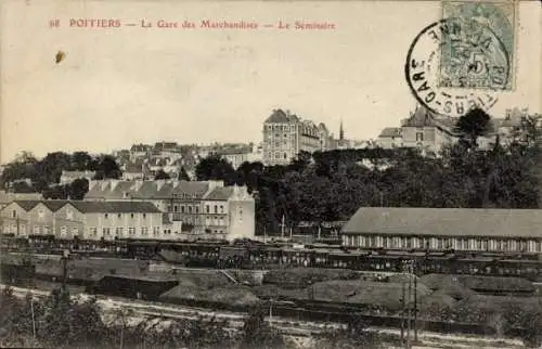 Ak Poitiers Vienne, Bahnhof, Güterbahnhof, Stadtansicht,  Architektur