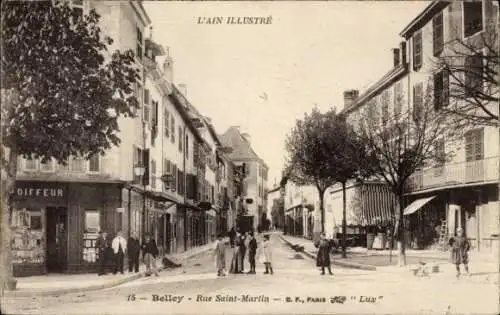 Ak Belley Ain, Blick auf die Rue Saint-Martin, Geschäfte, Bäume,  Atmosphäre