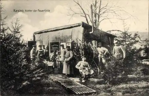 Ak Deutsche Soldaten in Uniformen, Kasino hinter der Feuerlinie