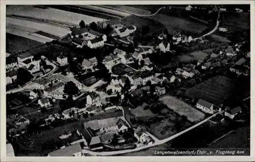 Ak Langenwetzendorf in Thüringen, Luftaufnahme von  Thüringen,  Architektur