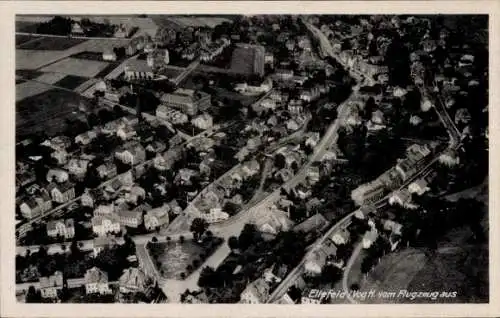 Ak Ellefeld Vogtland, Luftaufnahme von  Häuser, Straßen, ländliche Umgebung