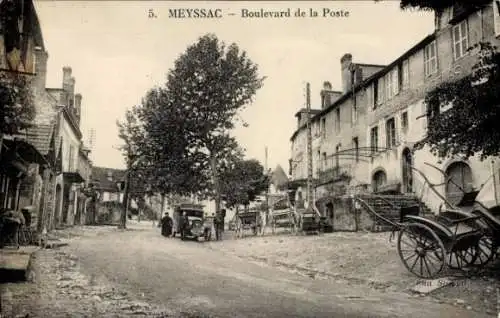 Ak Meyssac Corrèze, Boulevard de la Poste,  Gebäude, Pferdekutsche, Menschen