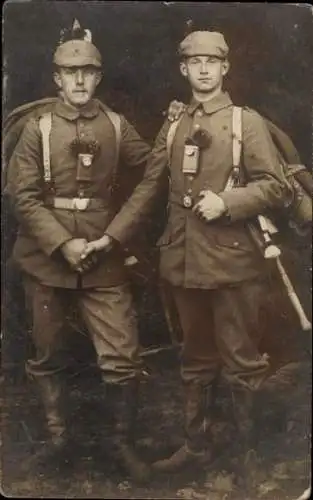 Foto Ak Zwei Deutsche Soldaten in Uniform, Standportrait