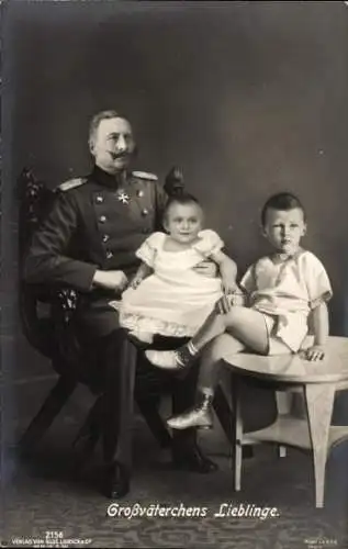 Ak Großväterchens Lieblinge, Kaiser Wilhelm II., Erbprinz Wilhelm, Louis Ferdinand, Liersch 2156