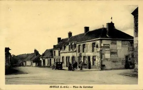 Ak Arville Loir et Cher, Place du Carrefour