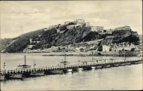 Ak Ehrenbreitstein Koblenz am Rhein, Bergfestung  Flussufer mit Pier, Boote