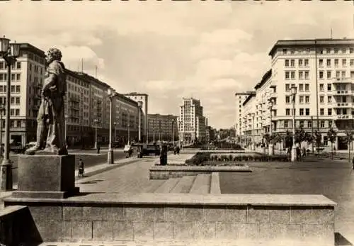 Ak Berlin Friedrichshain, Blick zum Strausberger Platz