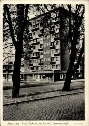 Ak Ahrensburg in Holstein, Hochhaus am Bahnhof