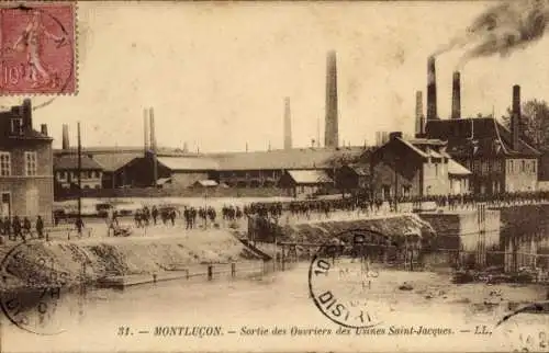 Ak Montluçon Allier, Fabrikgebäude, Arbeiter, Fluss, Rauch, Industrie