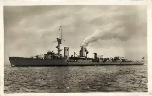 Foto Ak Kriegsschiff,  Kreuzer Karlsruhe