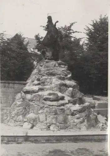 Original Foto Berlin Wilmersdorf, Siegfriedbrunnen am Rüdesheimer Platz, um 1946, ca. 12 x 17 cm