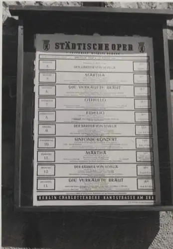 Original Foto Berlin Charlottenburg, Theater des Westens (Städtische Oper), Plakat, 1946, 12 x 17 cm