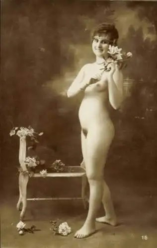 Ak Nackte Frau, Erotik, Frauenakt, Blumen
