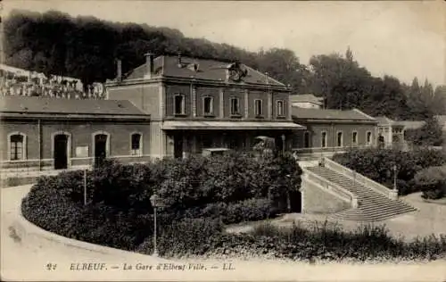 Ak Elbeuf Seine Maritime, Bahnhof von Elbeuf-Ville, historische Architektur, umgebende Natur