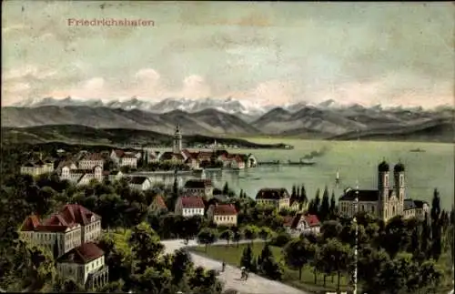 Ak Friedrichshafen am Bodensee, Stadtansicht, Berge im Hintergrund, See, historische Architektur