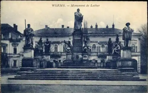 Ak Worms am Rhein, Monument de Luther, große Statue, umgeben von Figuren
