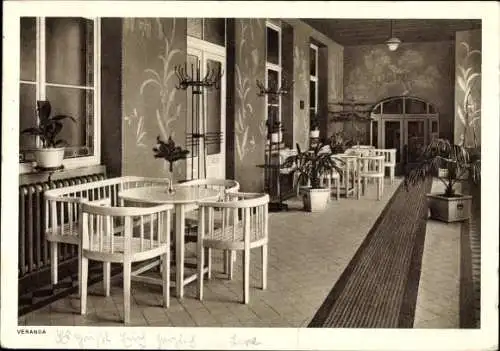 Ak Naunhof im Kreis Leipzig, Veranda mit weißen Möbeln, Pflanzen, ruhiger Atmosphäre