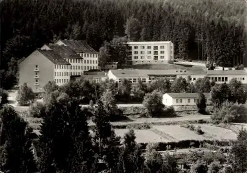 Ak Aue am Berg Beulwitz Saalfeld an der Saale Thüringen, Historisches Gebäude, Bäume, ruhige U...