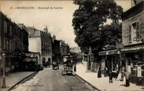 Ak Montluçon Allier, Boulevard de Courtais, Häuser und Geschäfte, Pferdewagen, Straßenszene