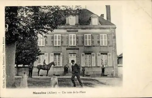 Ak Meaulne Allier, Haus mit Pferd, Mann in Anzug, mehrere Personen, ländliche Szene