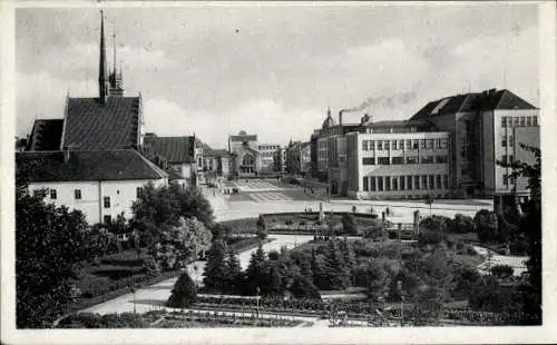 Ak Pardubice Pardubitz Stadt, Teilansicht der Stadt, Gartenanlage